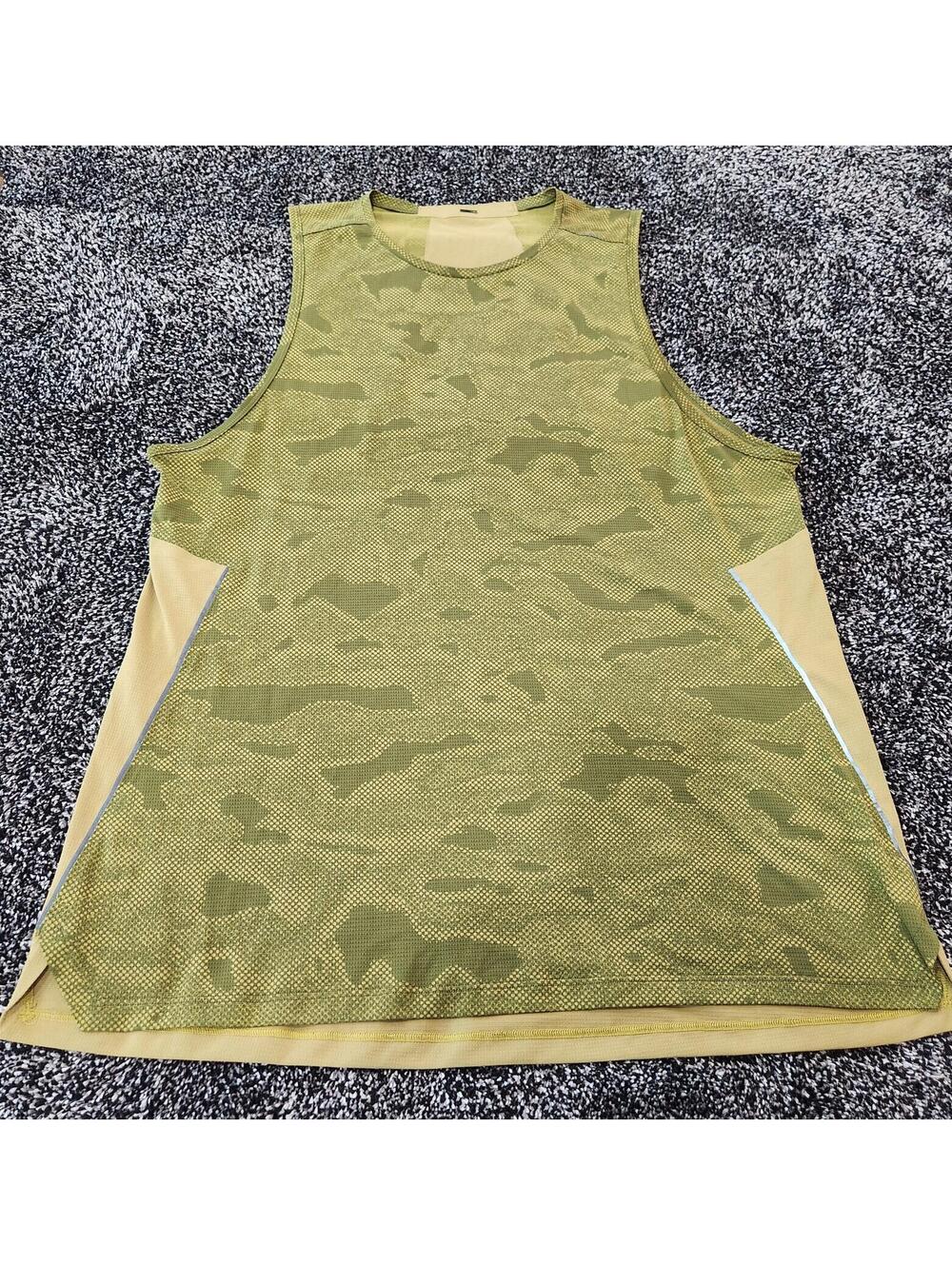 Lululemon Shirt Mens Medium Green Camo Fast Free Tank Top Running Athletic Gym